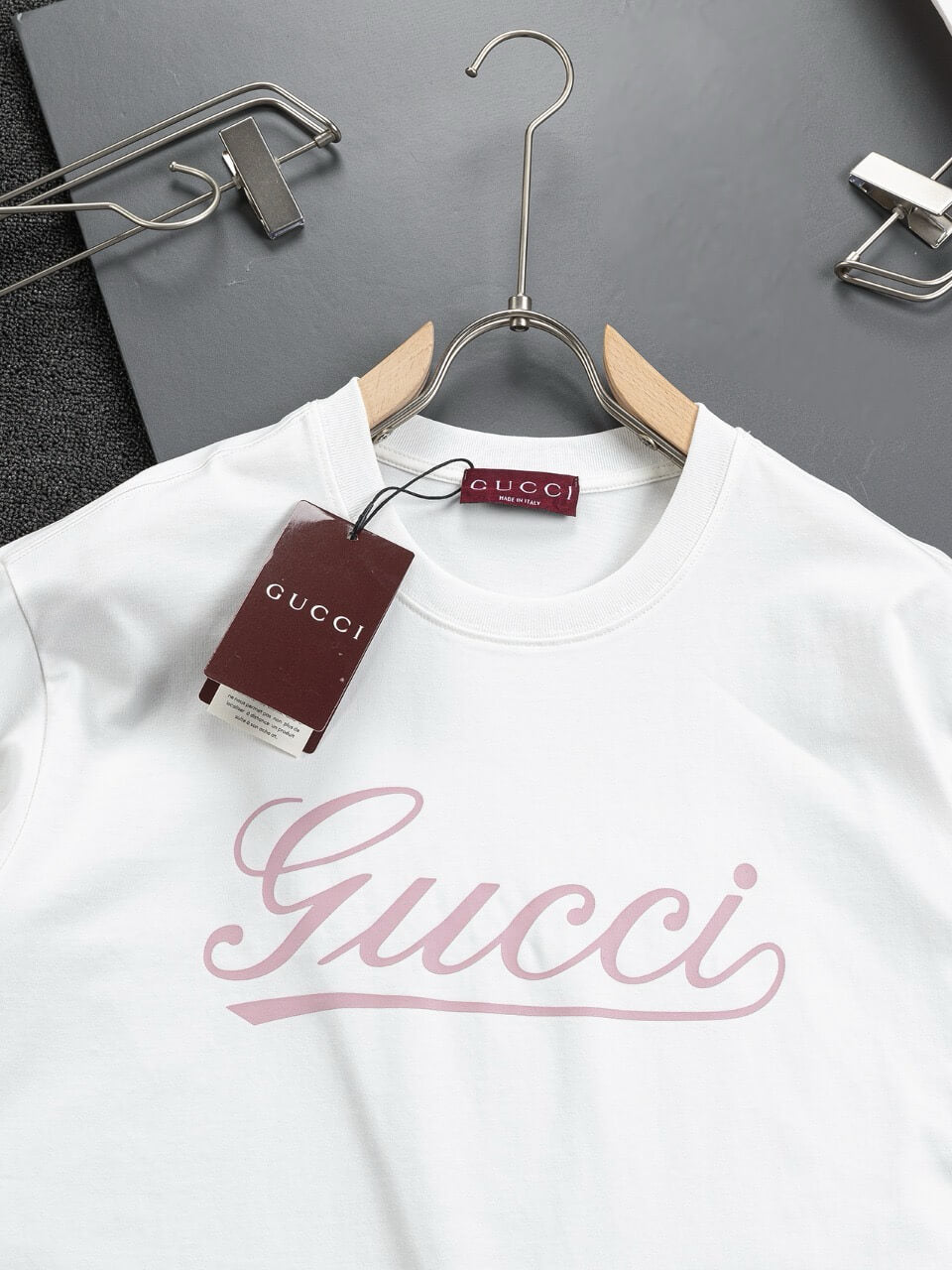 T-shirt imprimé lettres roses
