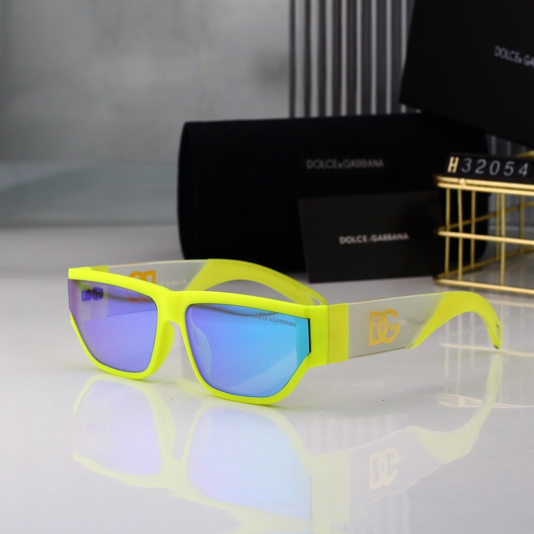 Lunettes de soleil futuristes technologiques