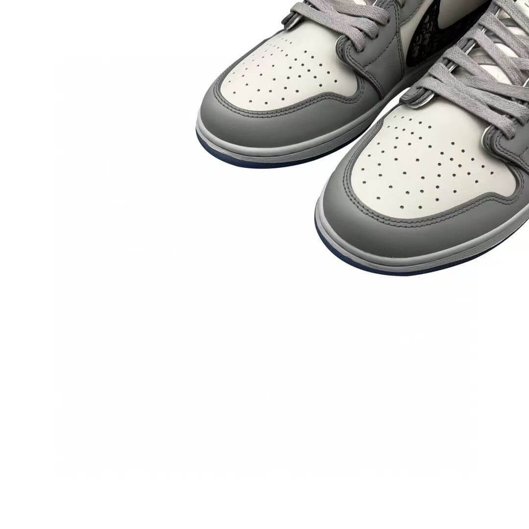 New High-Top Sneaker