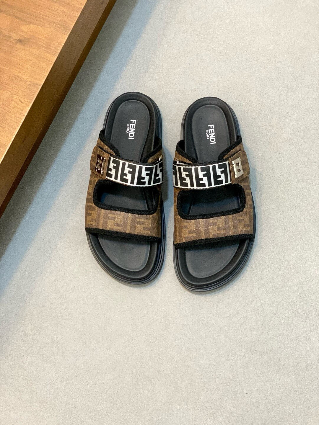 Chaussons métalliques Double F