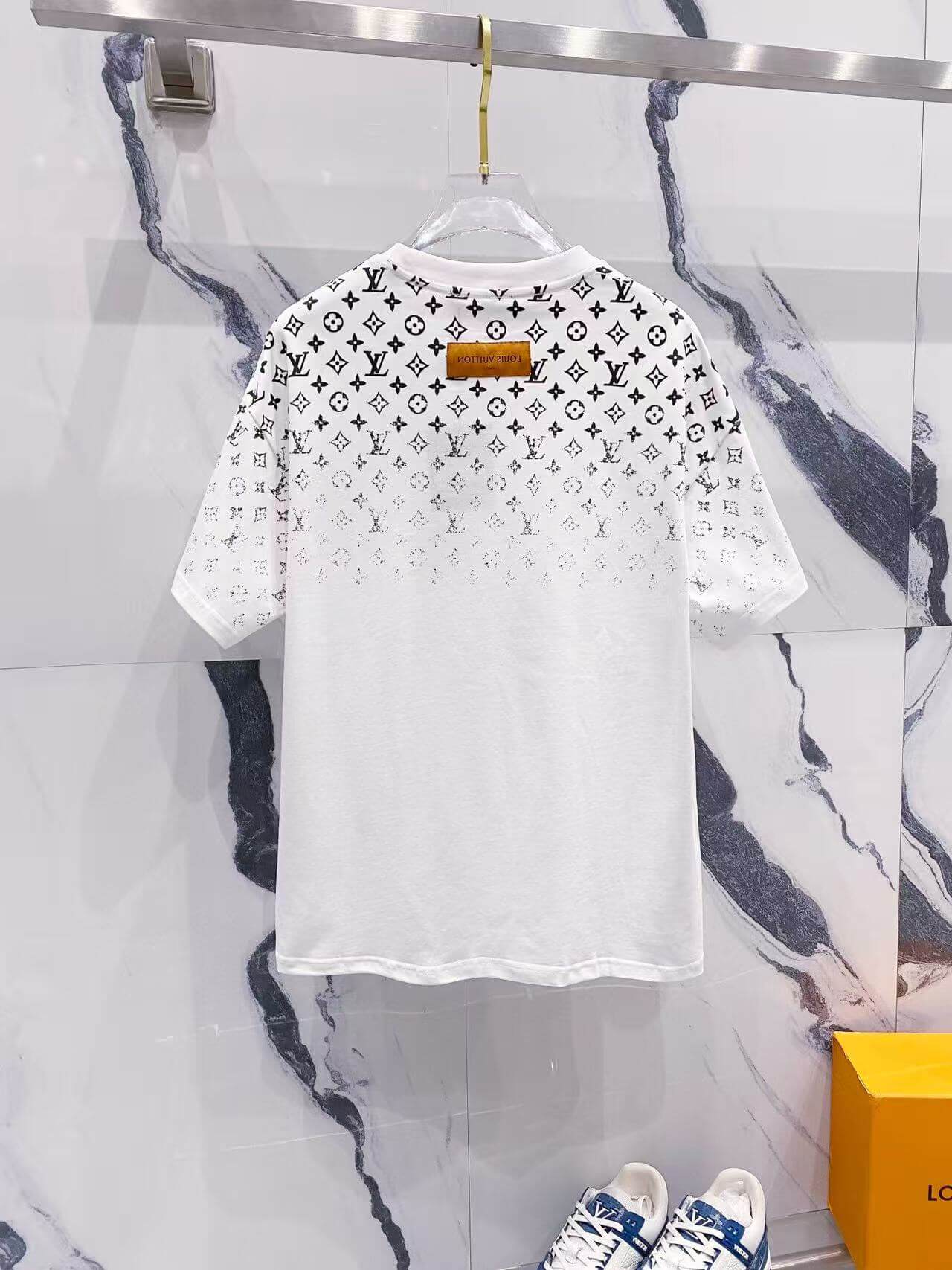 Nouveau t-shirt à imprimé dégradé