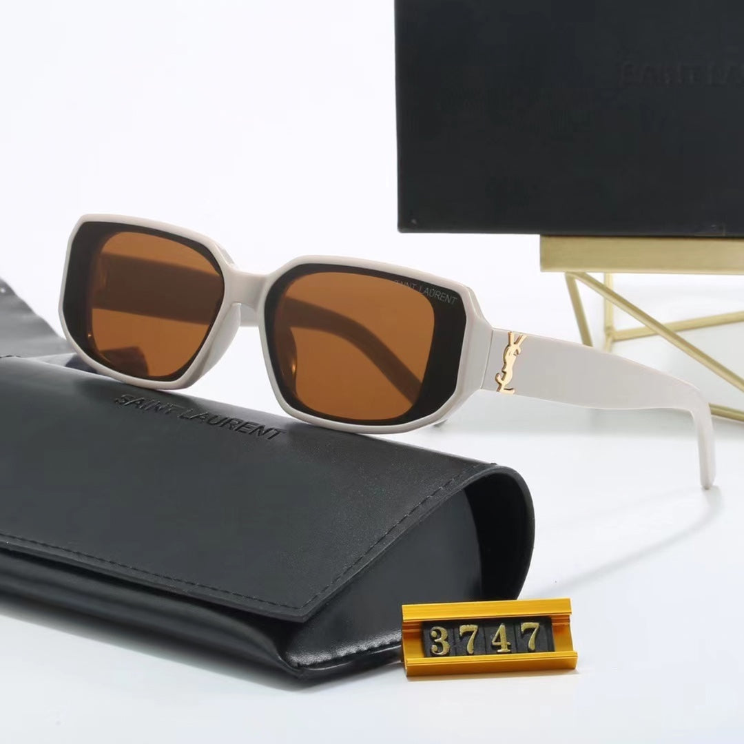 Lunettes de soleil rétro minimalistes