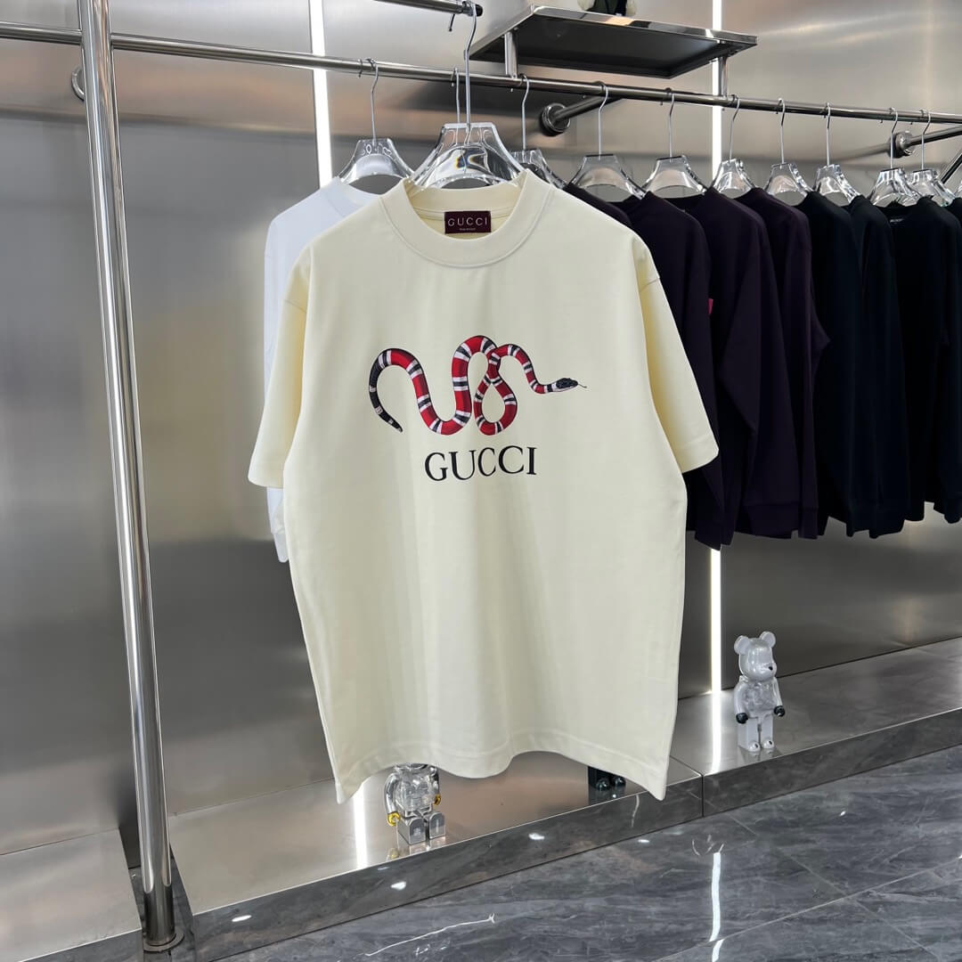 2025 T-Shirt mit Schlangen-Print