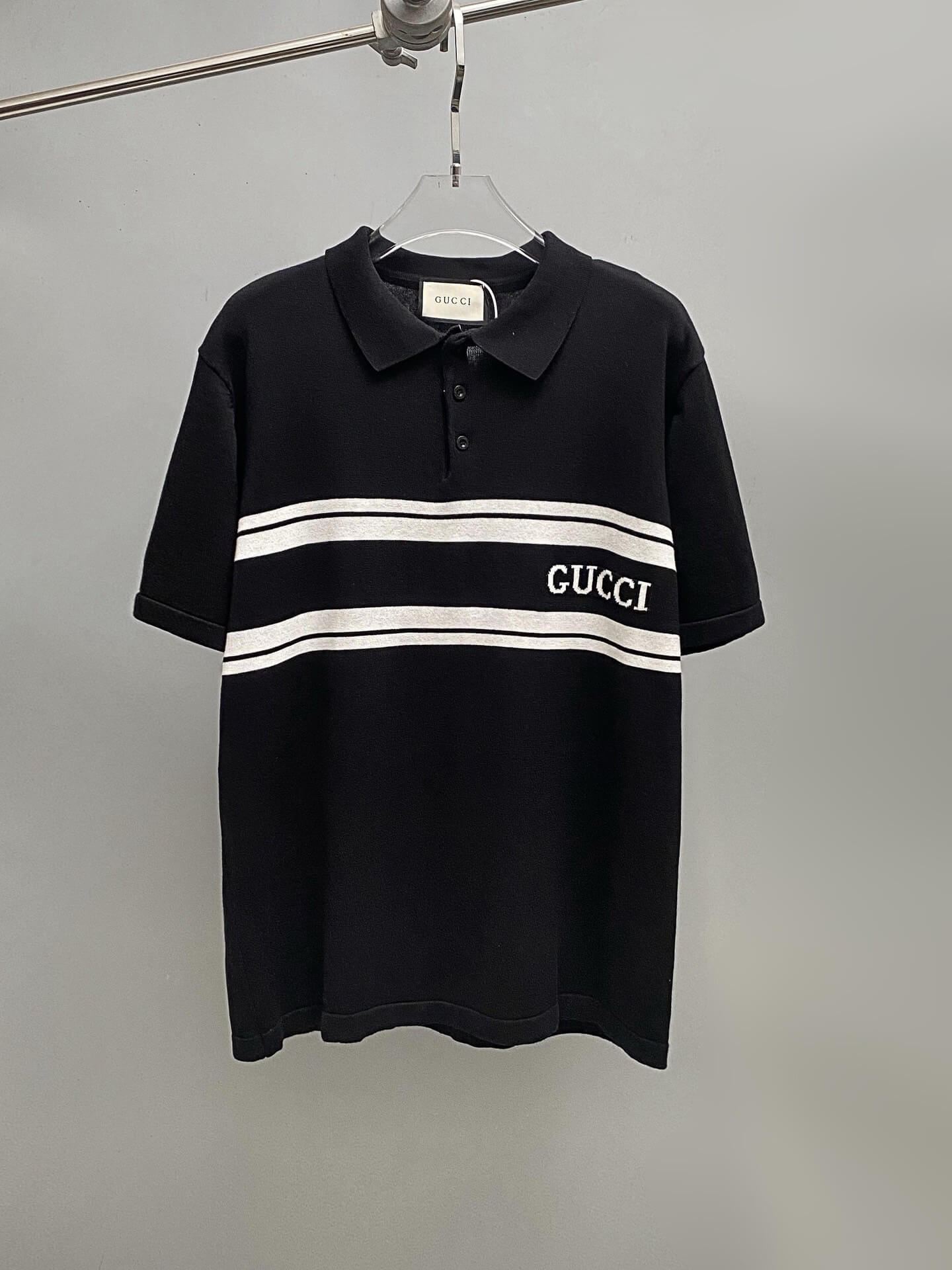 Nouveau t-shirt en tricot