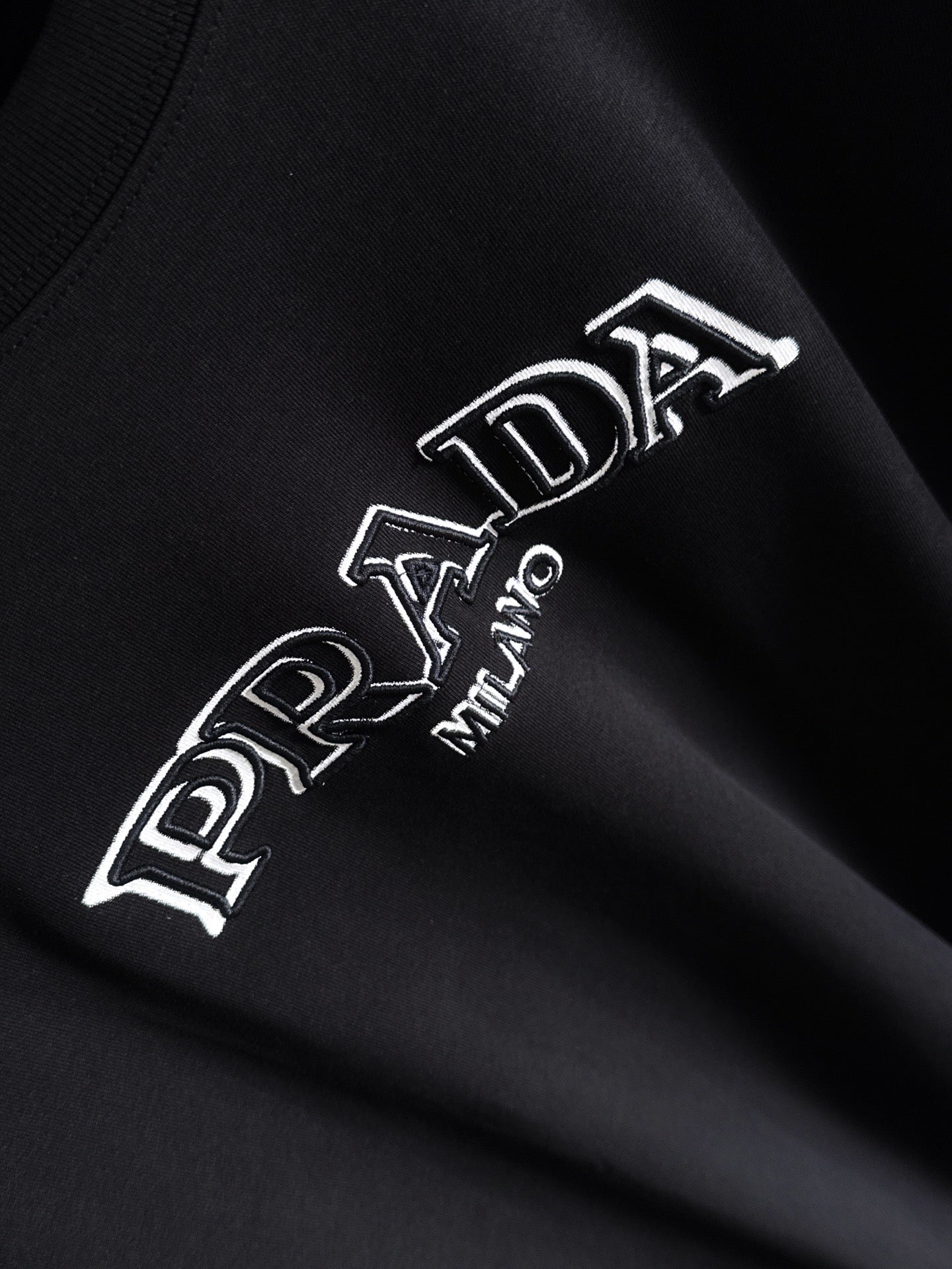 2025 3D Embroidered T-shirt