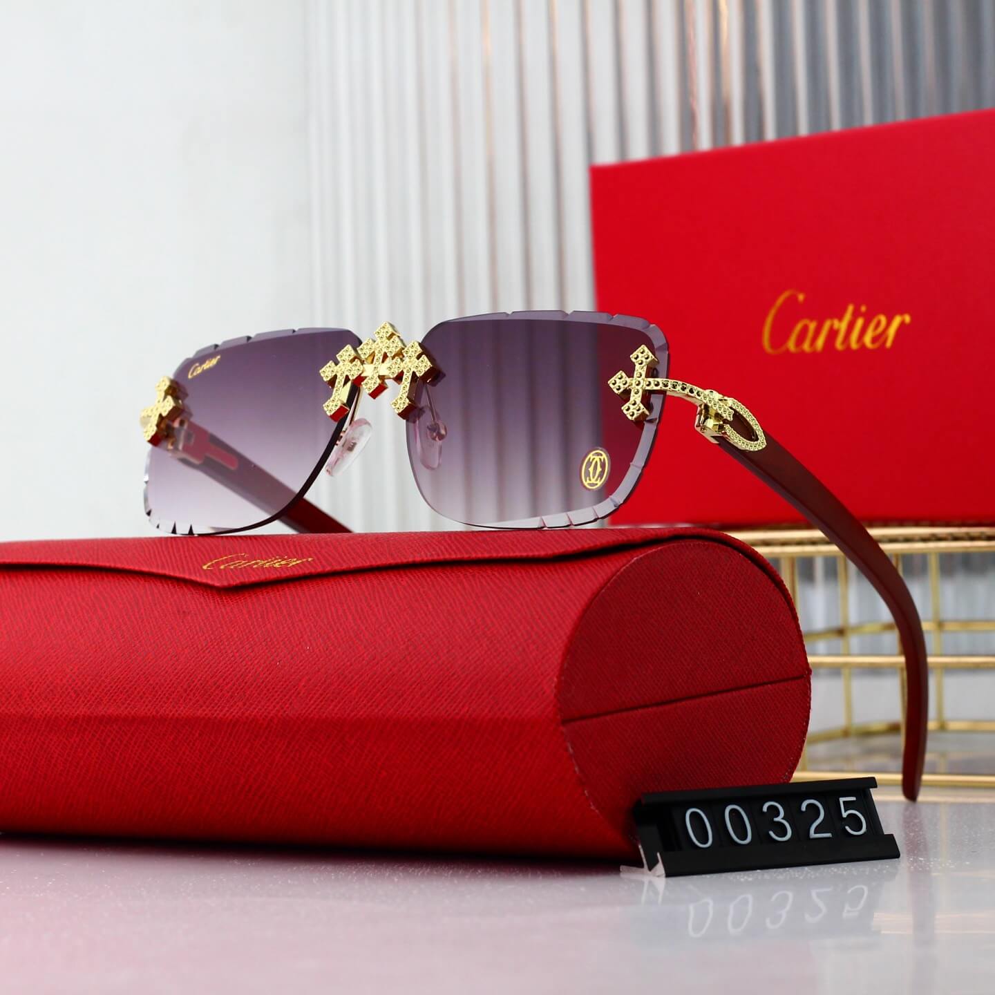 Lunettes de soleil rétro sans monture avec croix dorée
