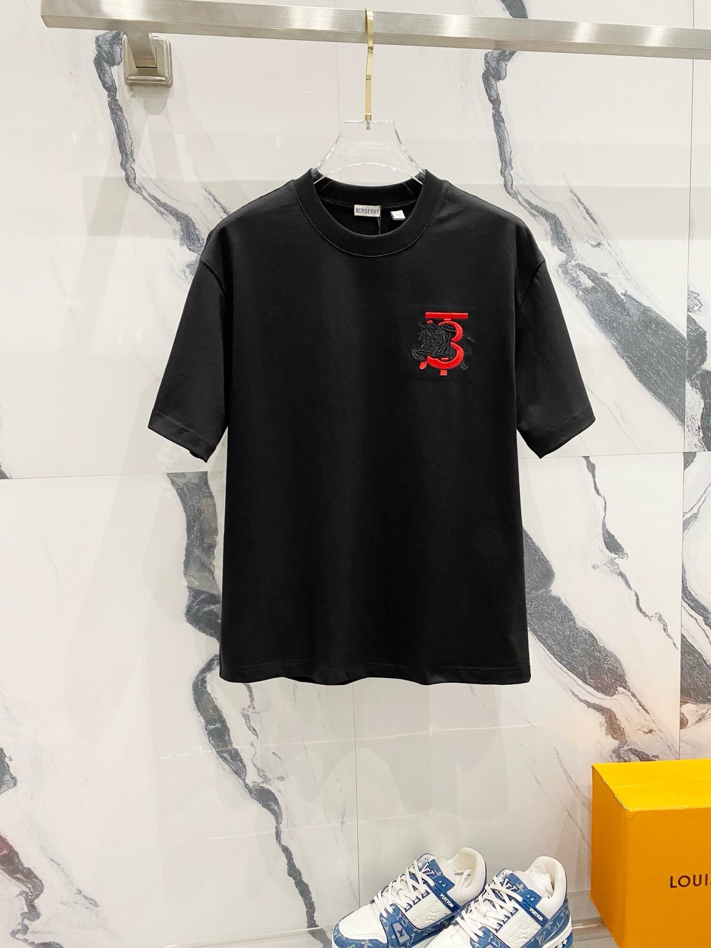 T-shirt brodé Cheval de guerre