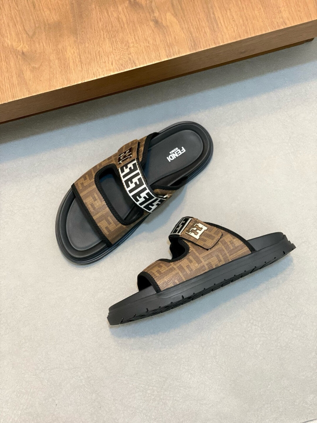 Chaussons métalliques Double F