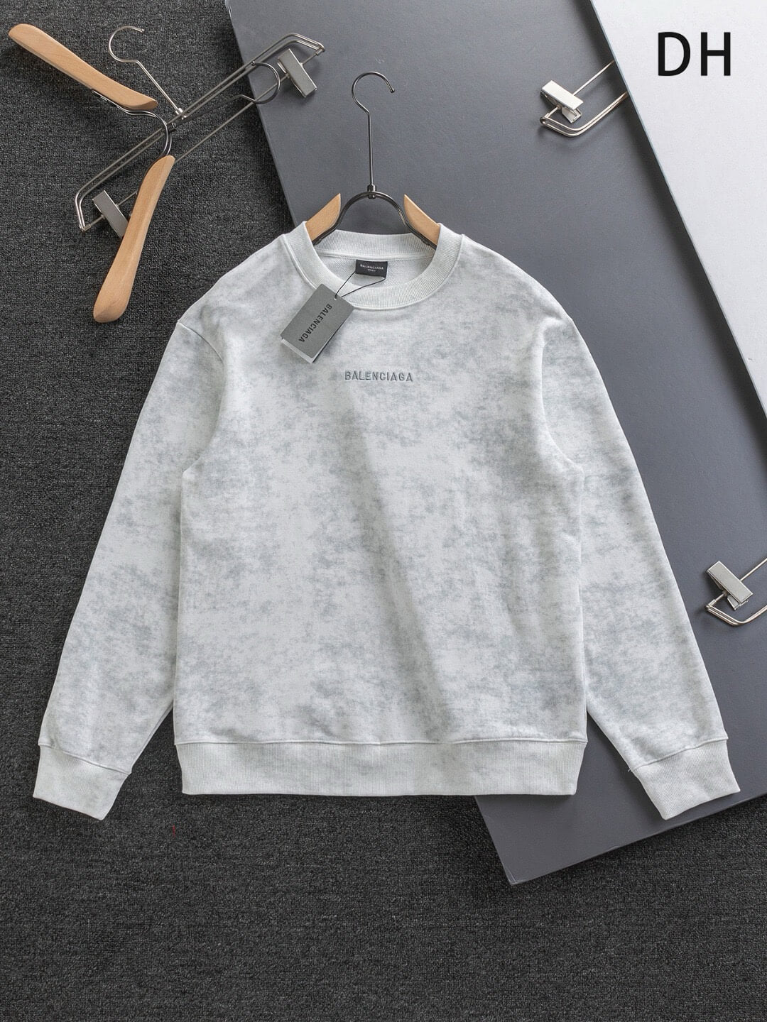 New Gradient Design Sweatshirt