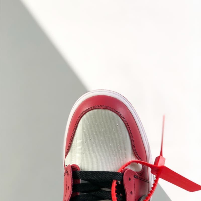 Baskets rouges classiques