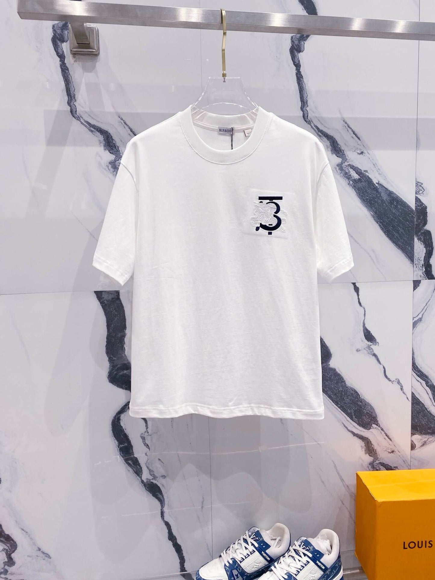 T-shirt brodé Cheval de guerre