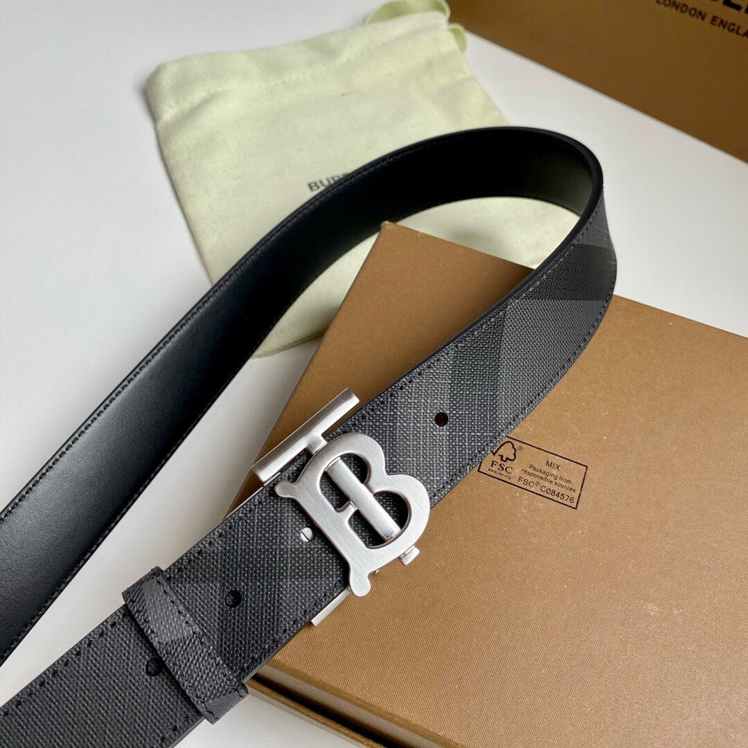 Ceinture à carreaux classique et minimaliste