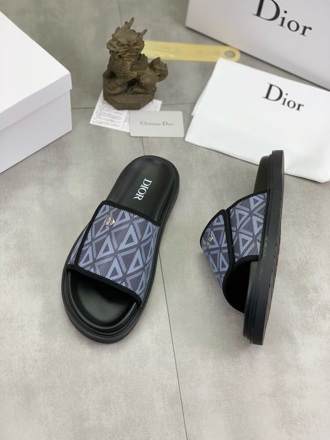 Chaussons lettres en métal