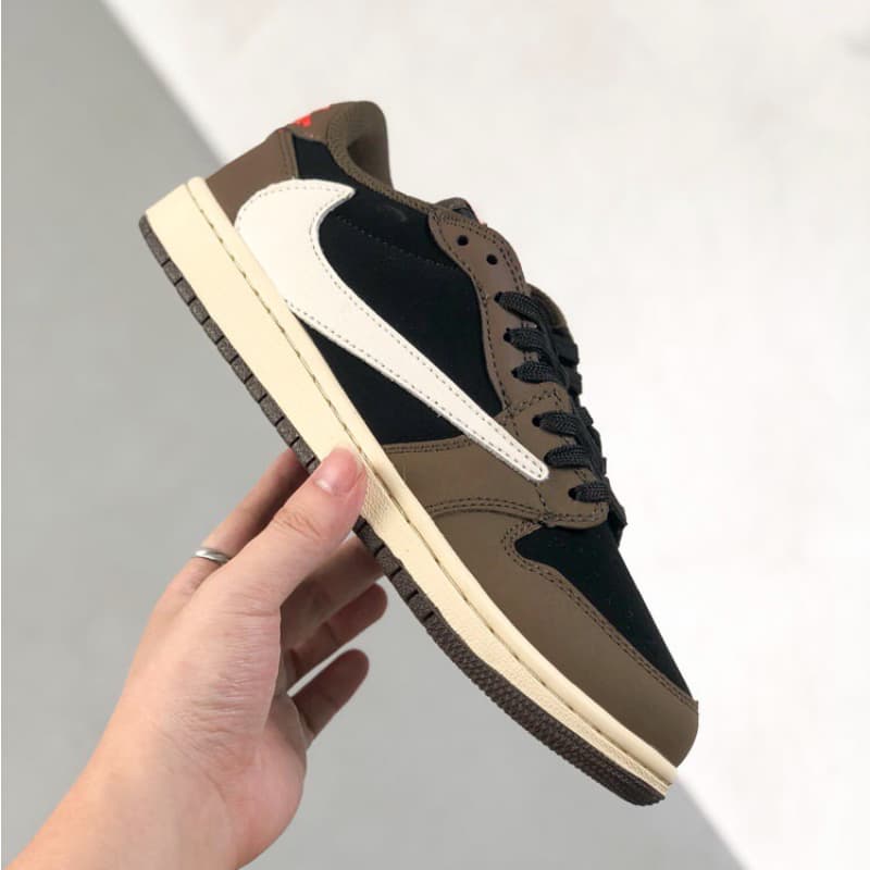 Baskets basses marron