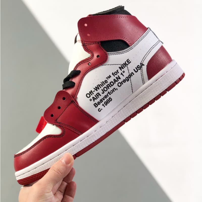 Baskets rouges classiques