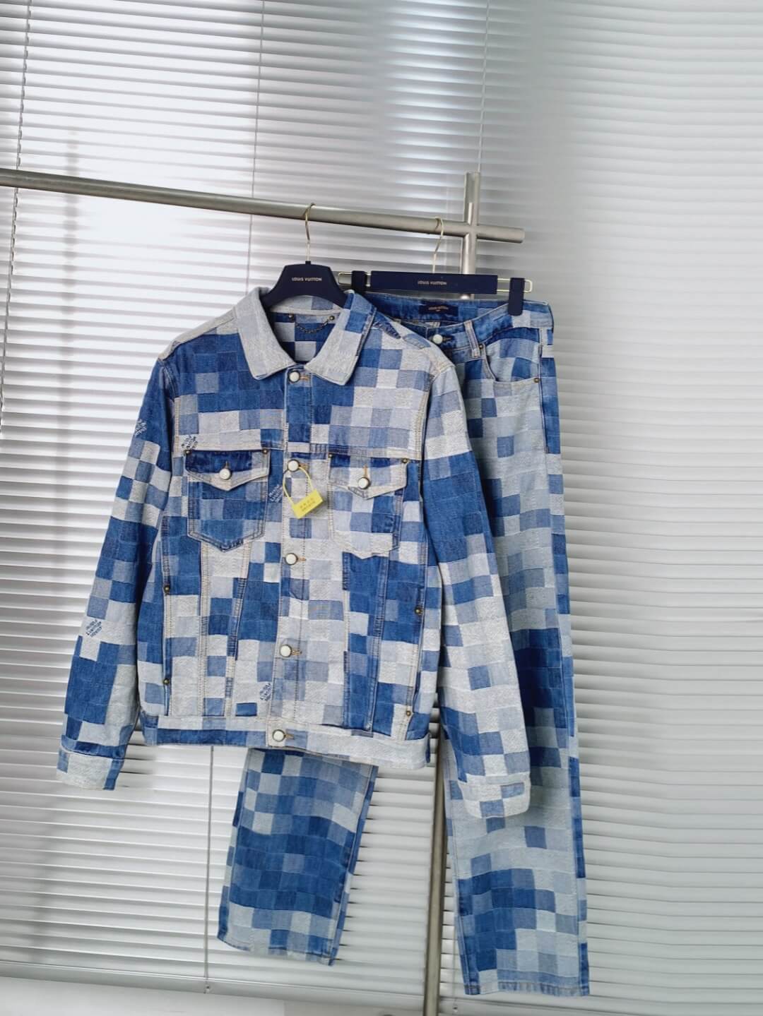 Nouveau costume en jean à carreaux