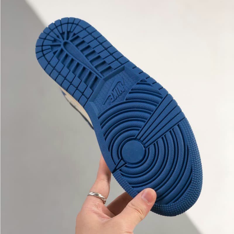 Baskets mi-hautes bleues et blanches