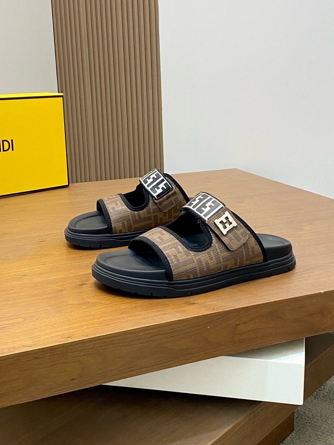 Chaussons métalliques Double F