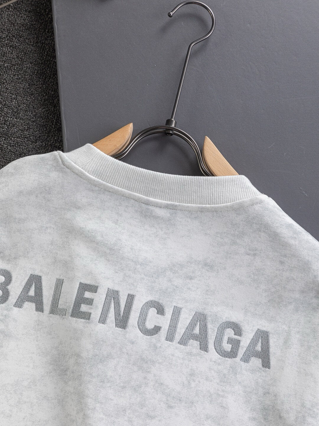 New Gradient Design Sweatshirt