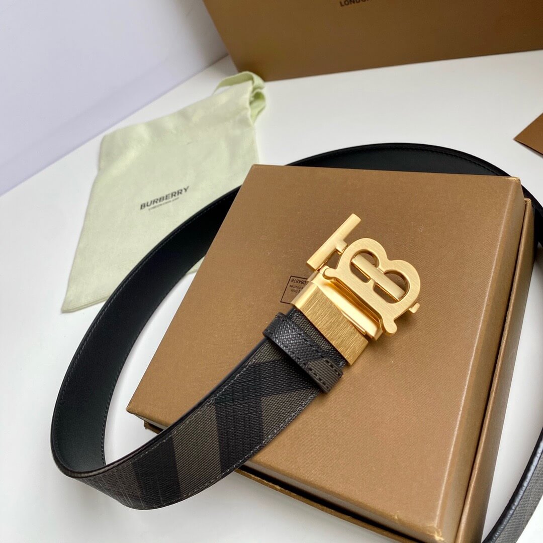 Ceinture à carreaux classique et minimaliste
