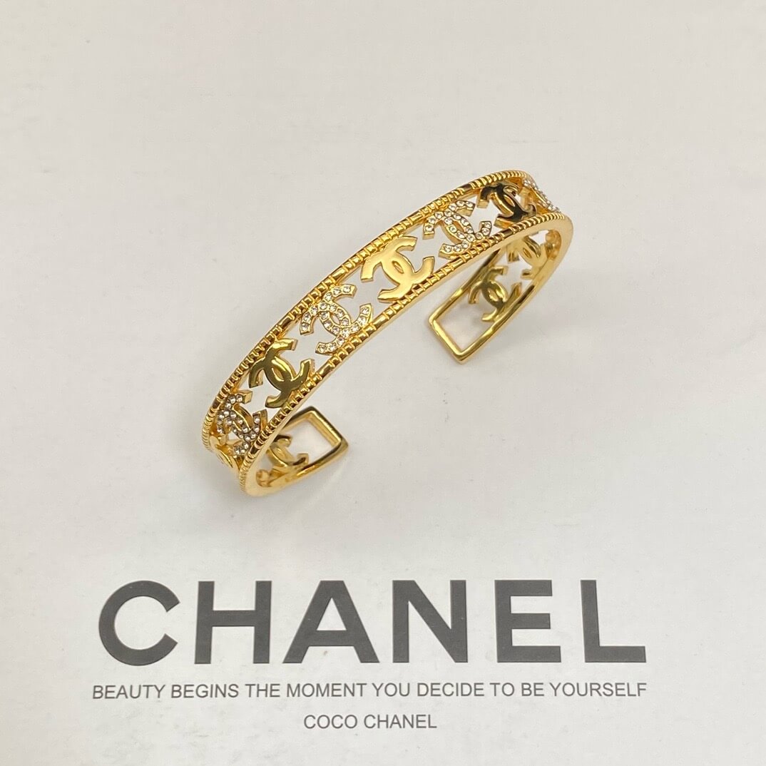 Openwork Double C Bangle