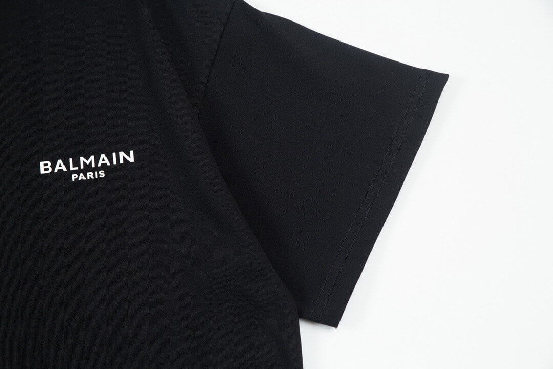 T-Shirt mit minimalistischem Buchstaben-Print