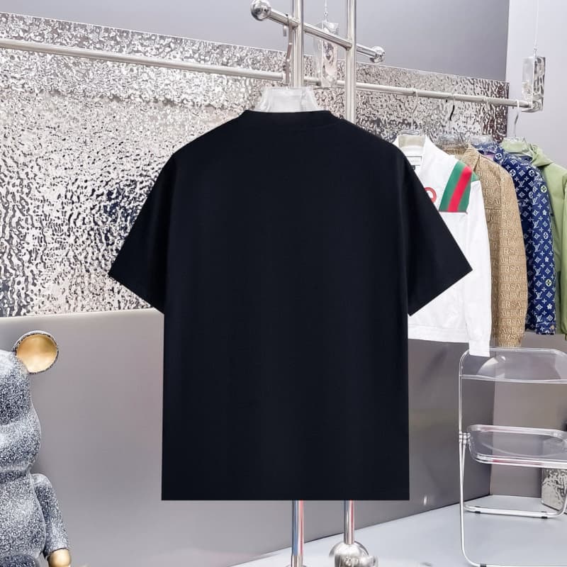 T-shirt classique avec logo triangulaire et broderie