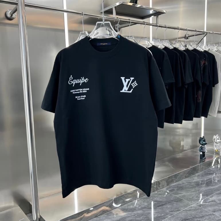 T-shirt imprimé classique et minimaliste
