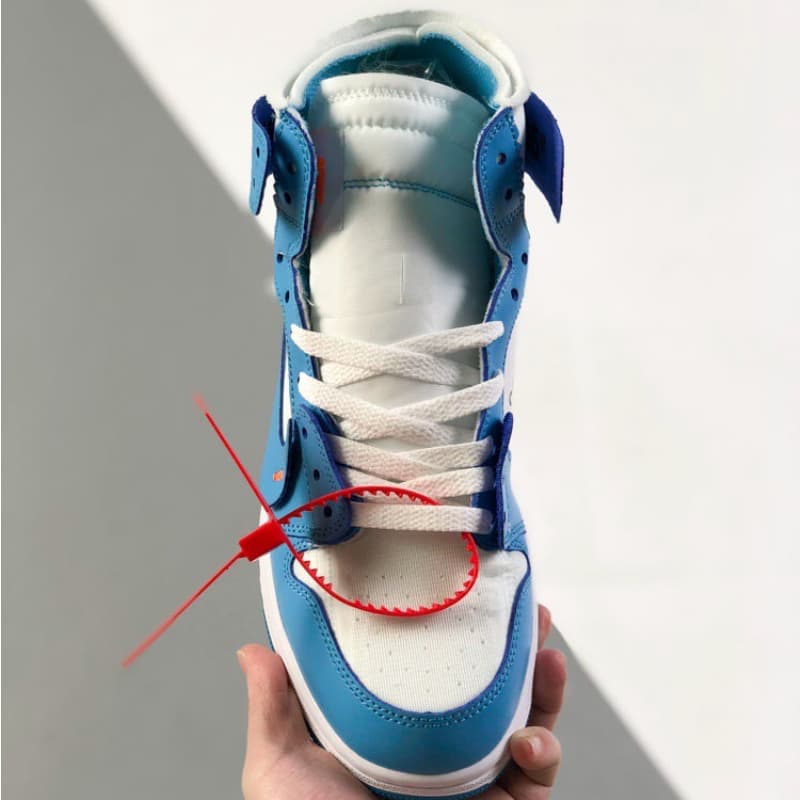 Baskets bleues classiques