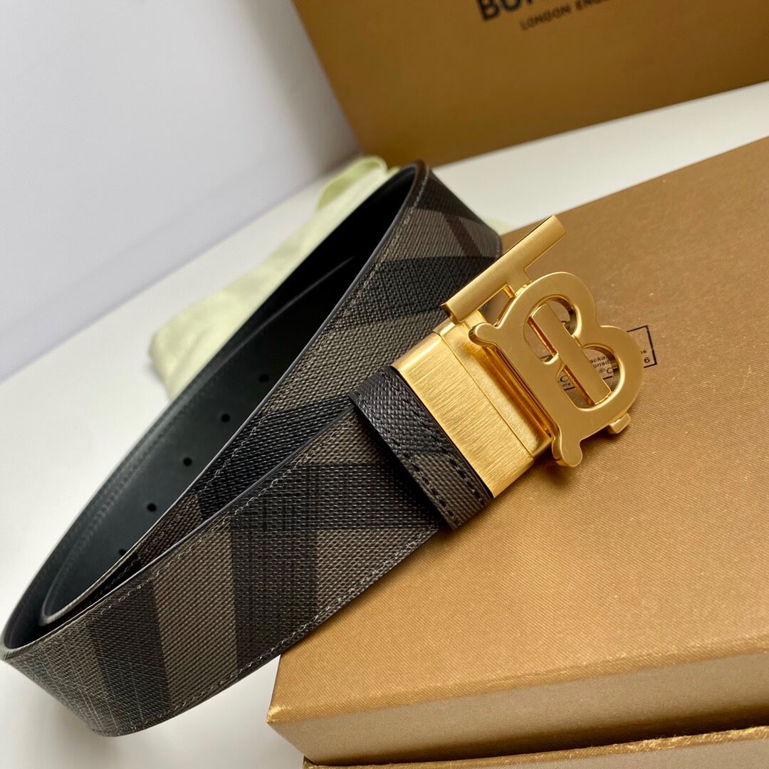 Ceinture à carreaux classique et minimaliste