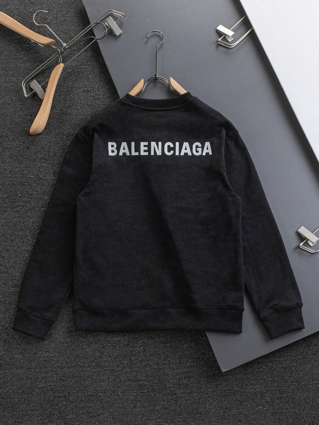 New Gradient Design Sweatshirt