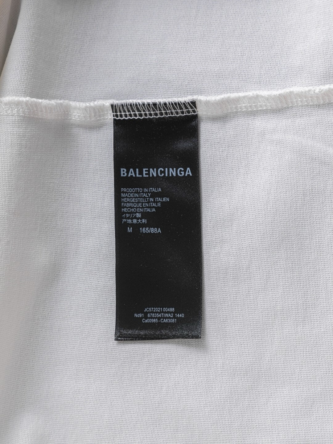 T-shirt à motif déchiré