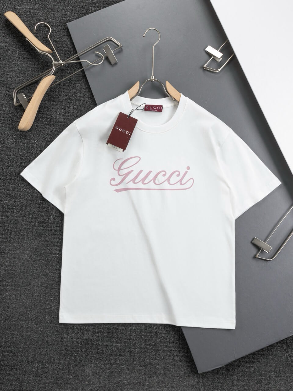 T-shirt imprimé lettres roses