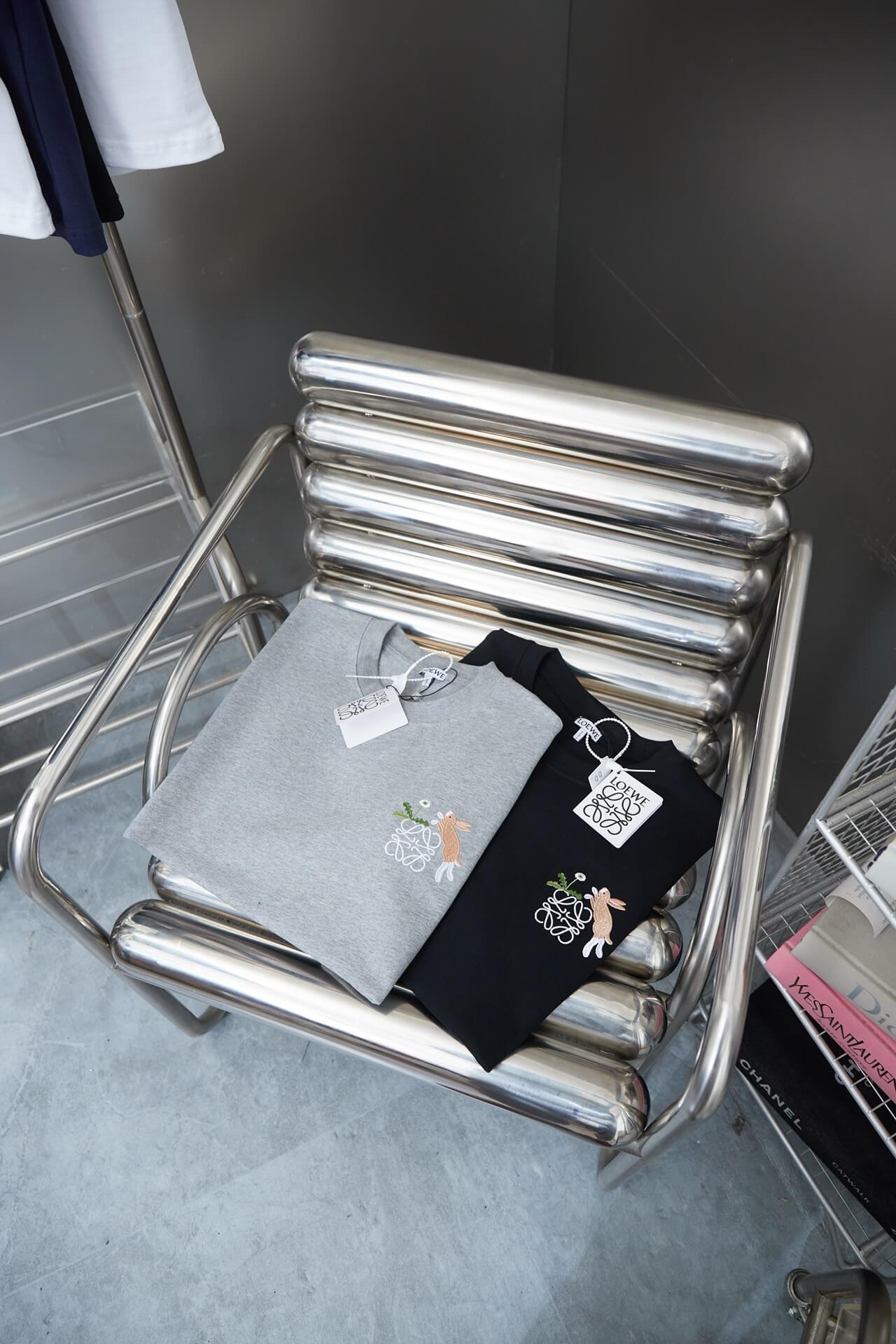 T-shirt brodé lapin