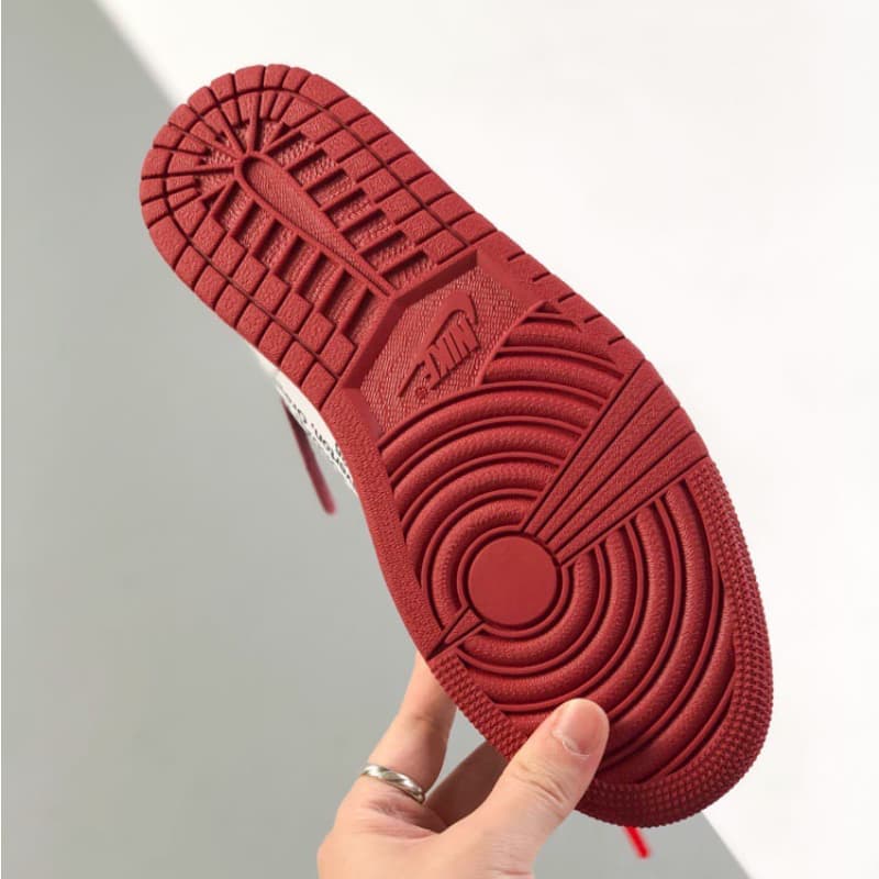 Baskets rouges classiques