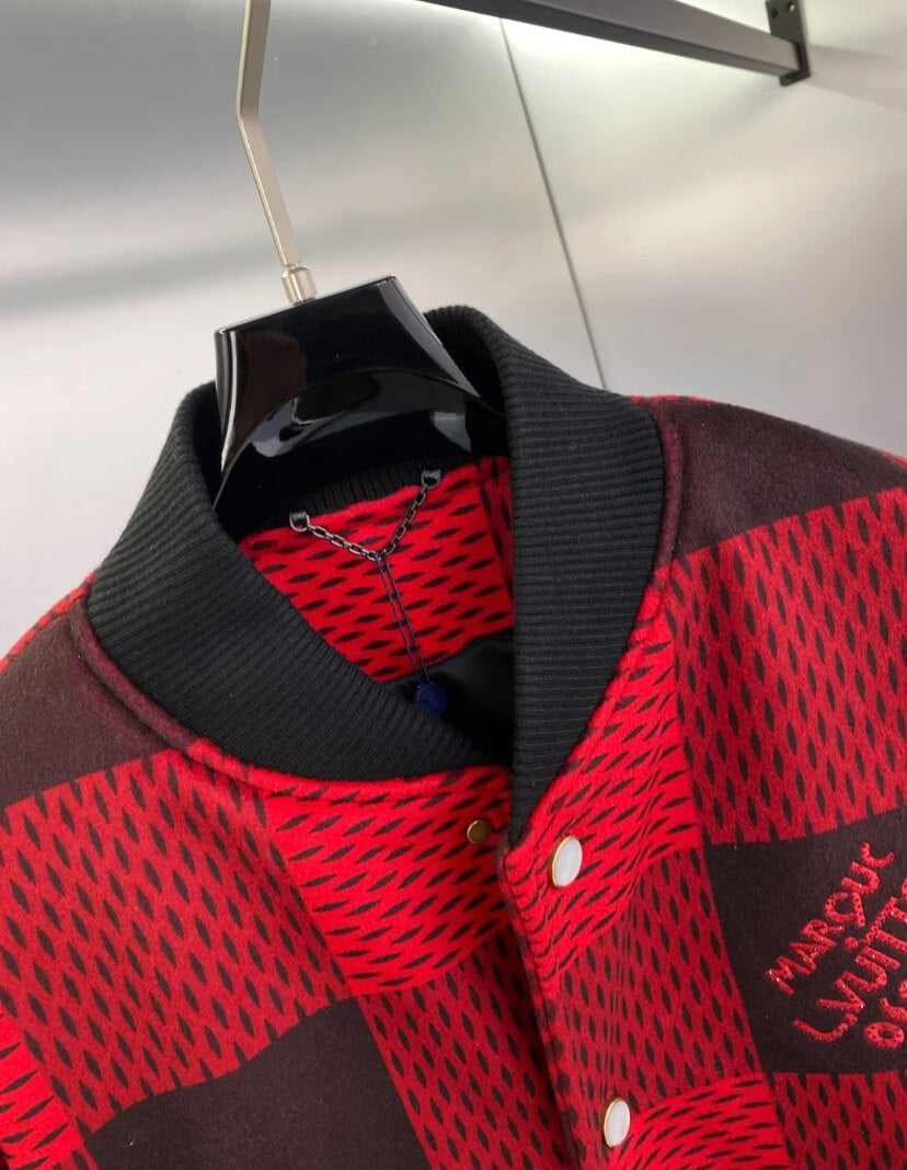 Veste rouge classique