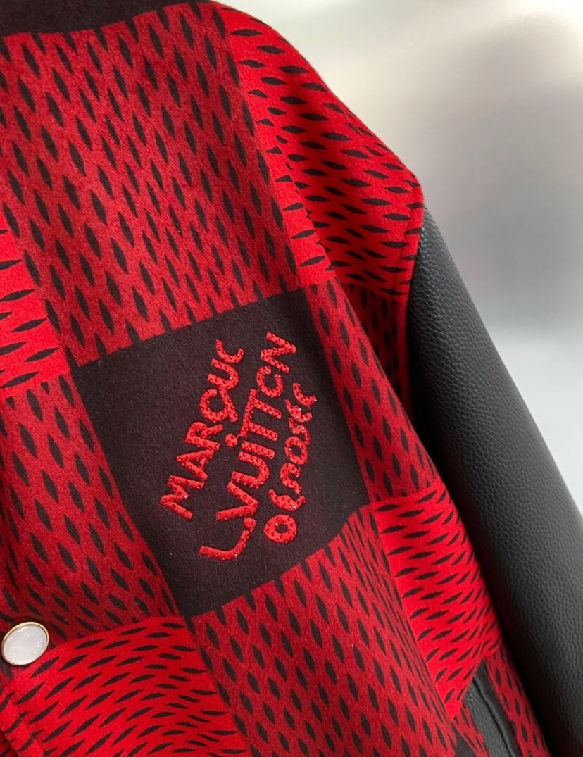 Veste rouge classique