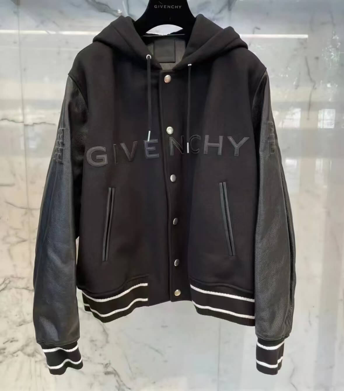 Veste à capuche zippée à panneaux