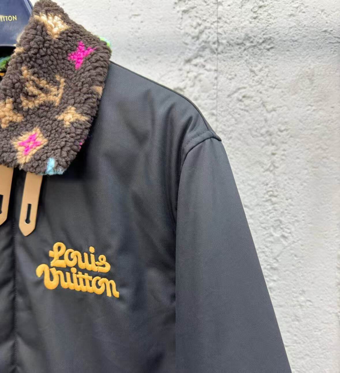 Blouson aviateur à col imprimé en daim