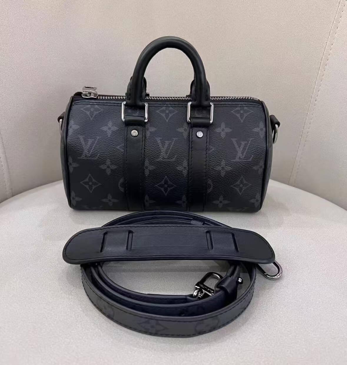 Sac cylindrique monogramme classique