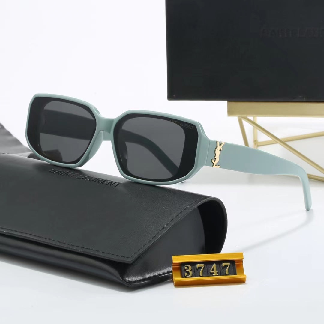 Lunettes de soleil rétro minimalistes