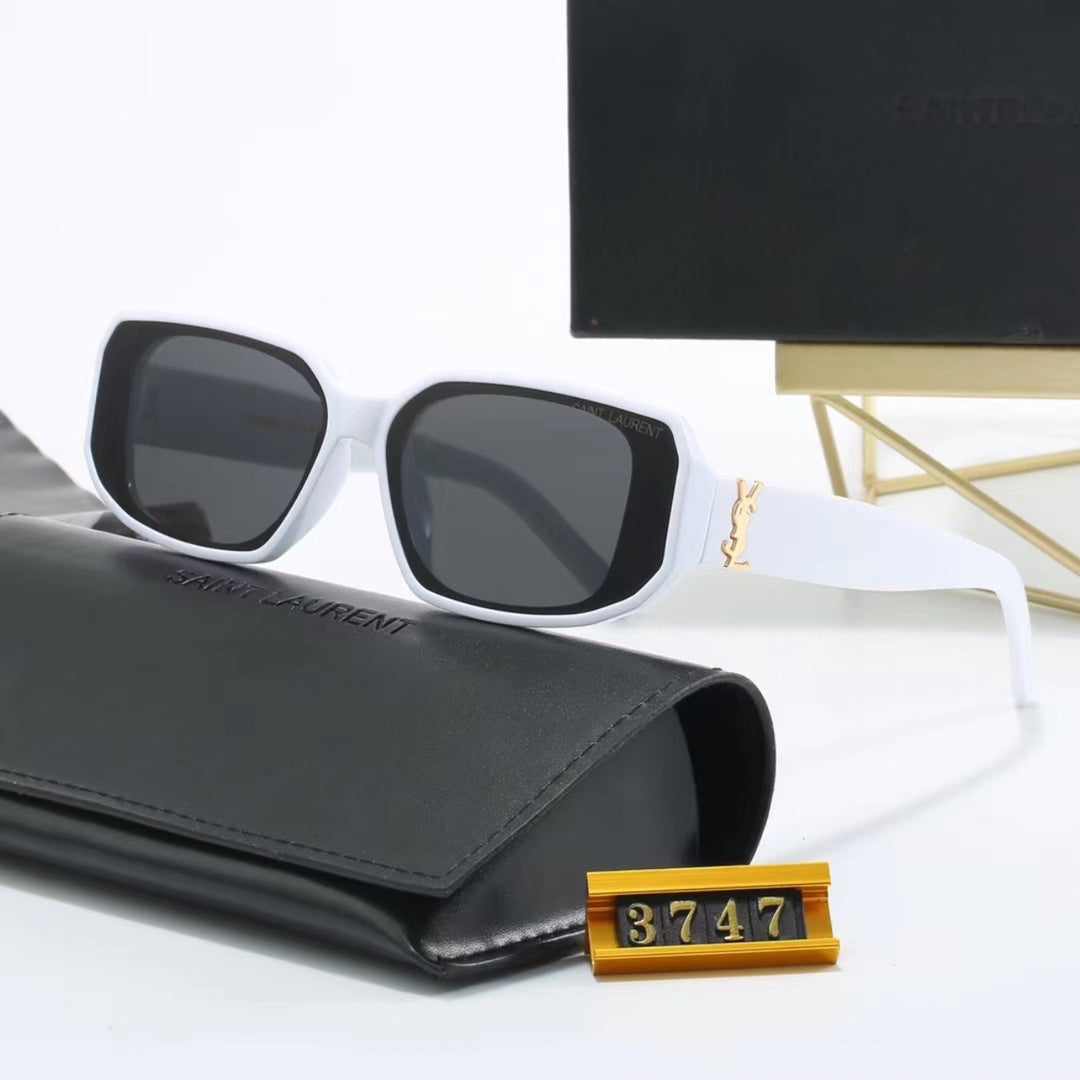 Lunettes de soleil rétro minimalistes