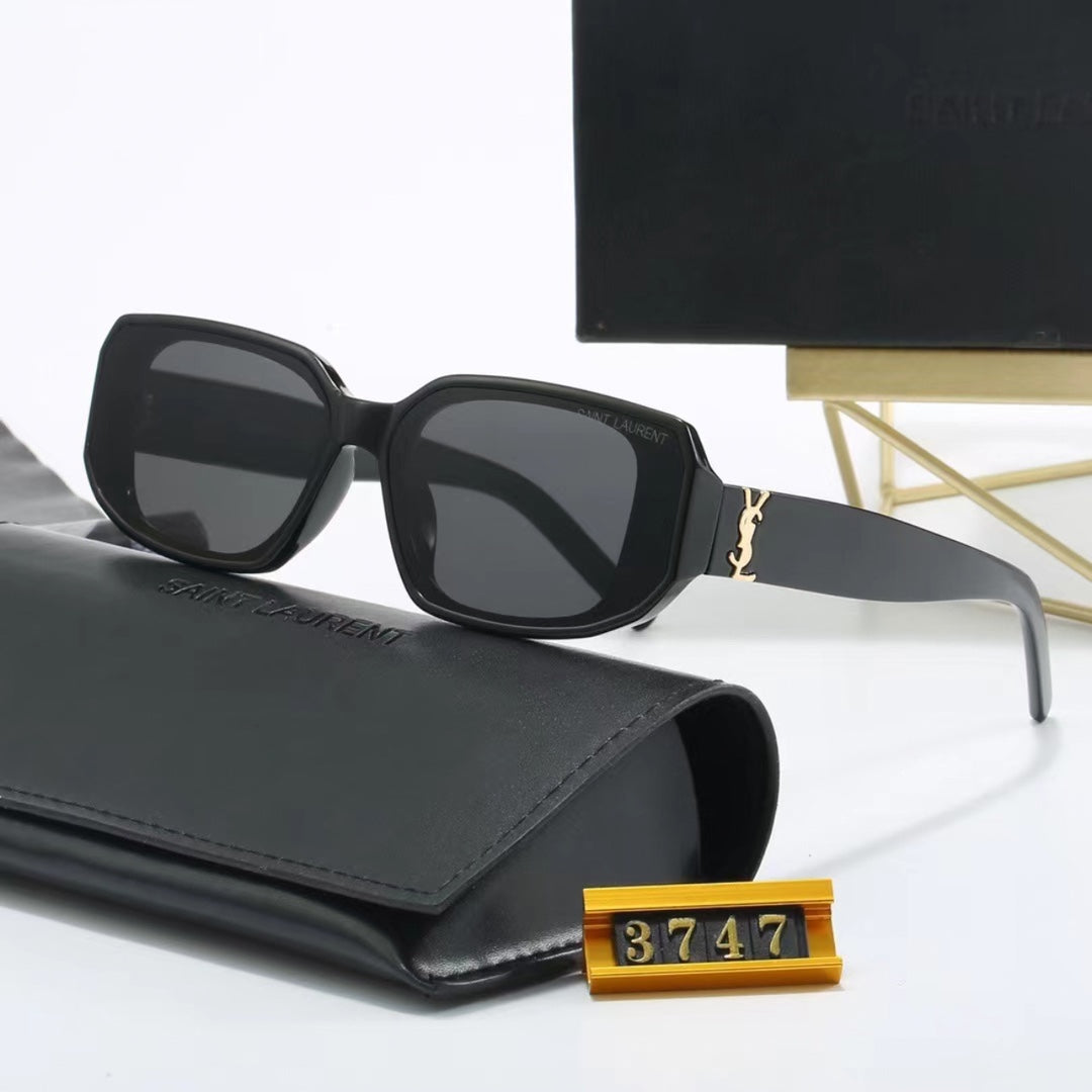 Lunettes de soleil rétro minimalistes