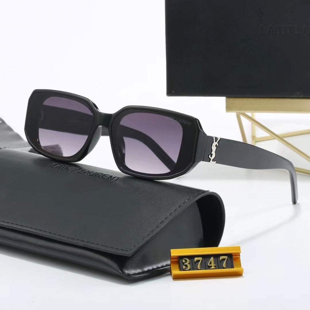 Lunettes de soleil rétro minimalistes