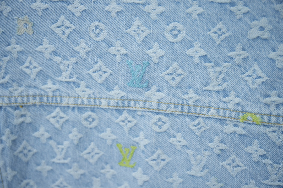 Veste en jean brodée colorée