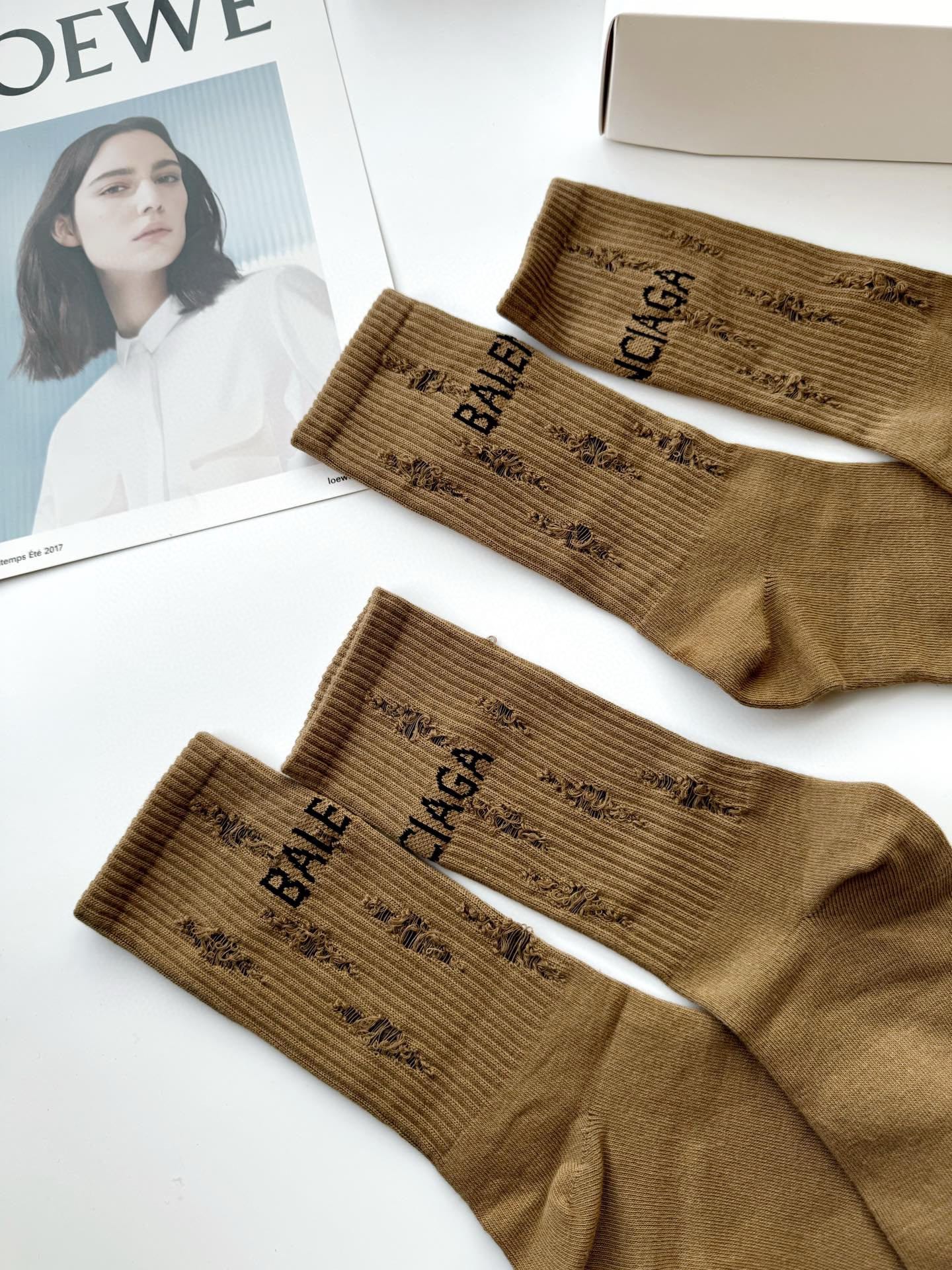 Chaussettes classiques marron à lettres