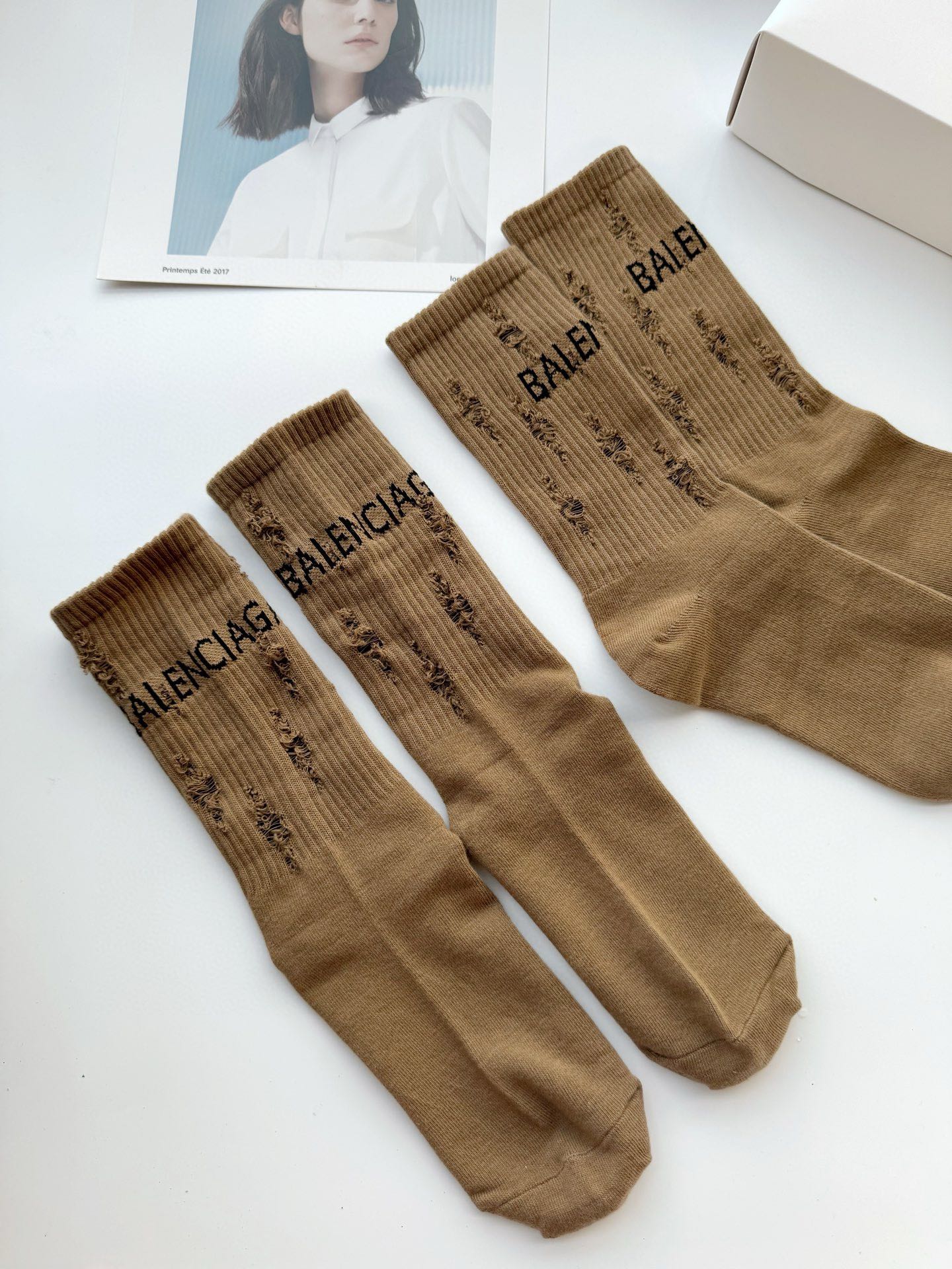 Chaussettes classiques marron à lettres