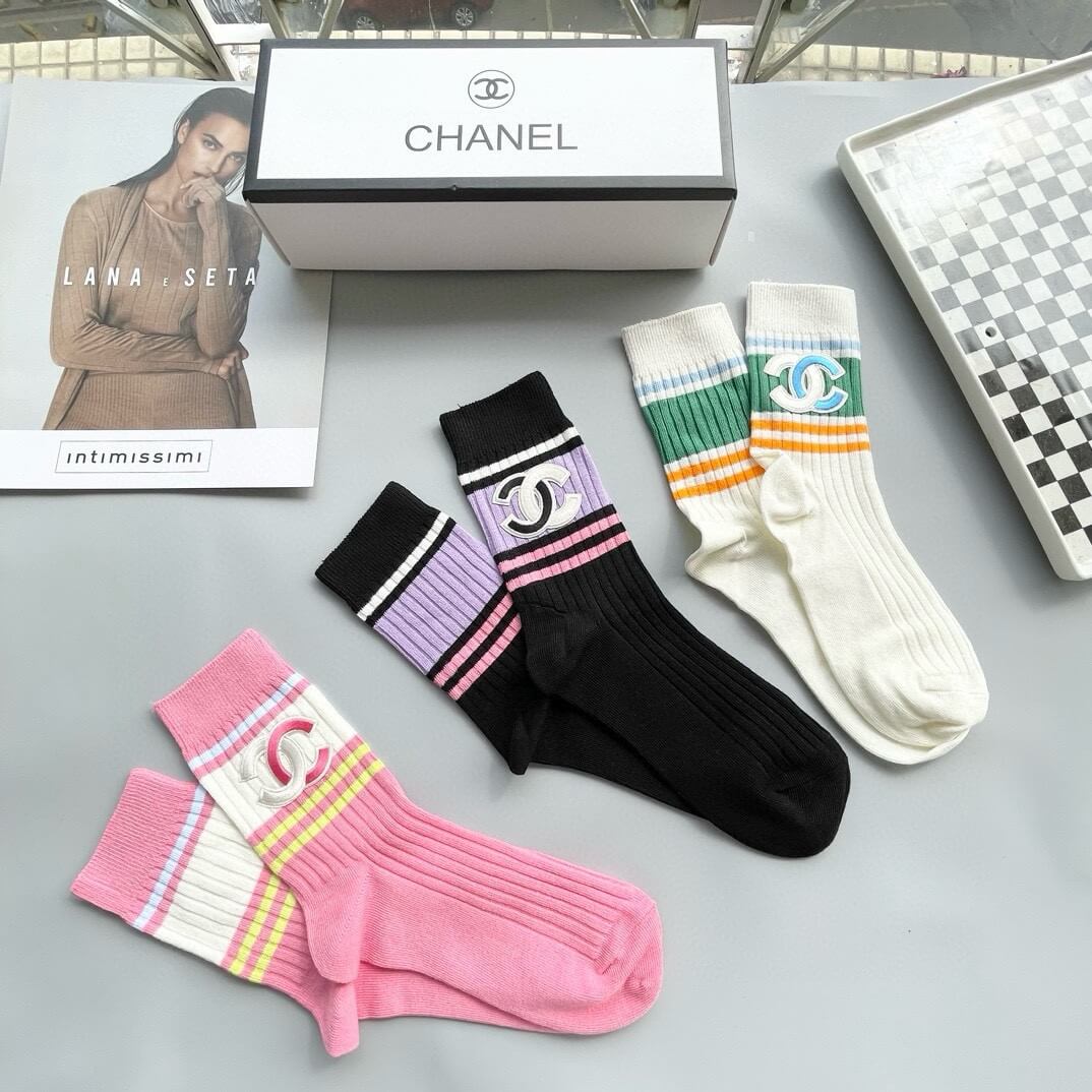 Chaussettes tube moyen populaires en ligne