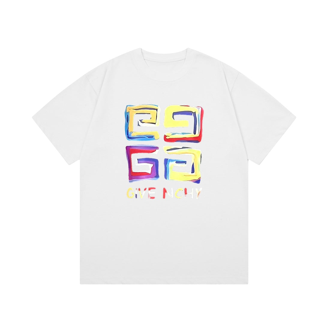 T-shirt coloré dessiné à la main