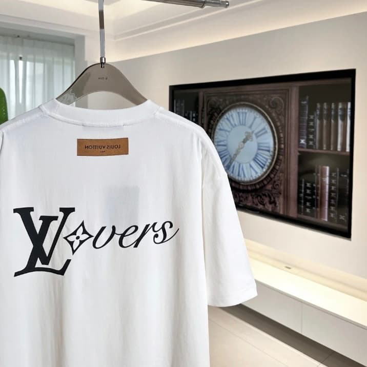T-shirt imprimé classique et minimaliste